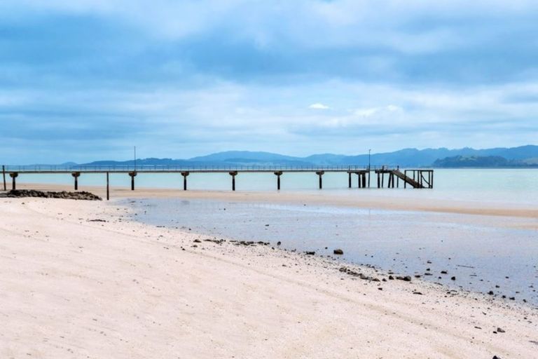 Photo of property in 41 Omana Avenue, Shelly Beach, Helensville, 0874