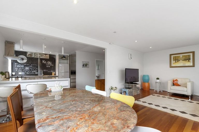 Photo of property in 113 Kawaha Point Road, Kawaha Point, Rotorua, 3010