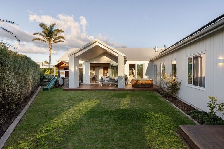 Photo of property in 30 Colpoma Close, Papamoa Beach, Papamoa, 3118
