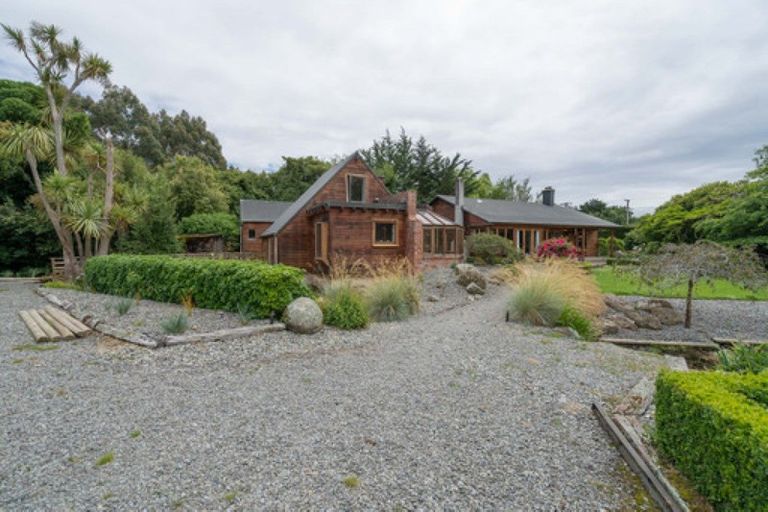 Photo of property in 16 Centre Bush Otapiri Road, Centre Bush, Winton, 9782