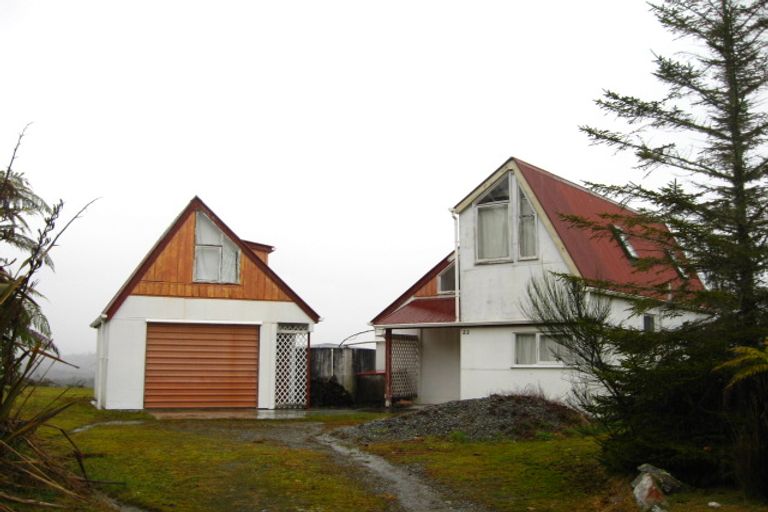 Photo of property in 18 Johns Road, Moana, 7872