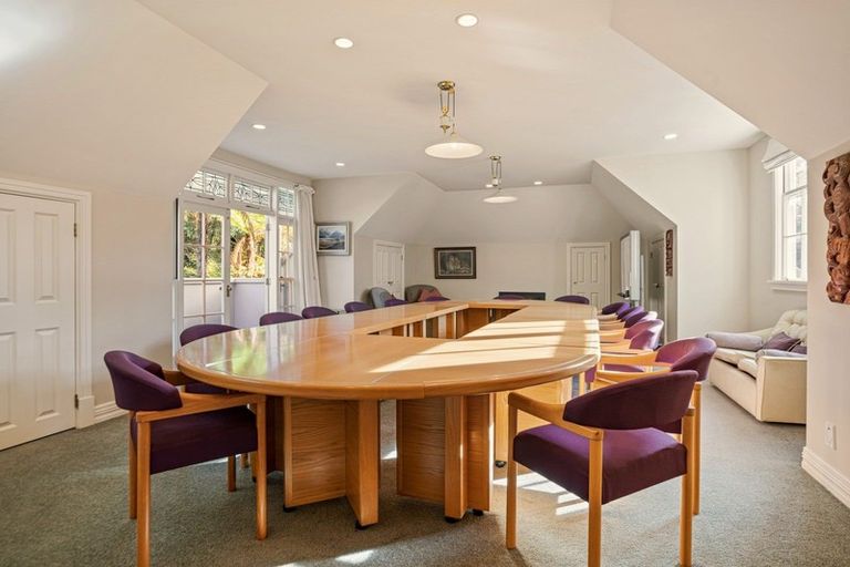 Photo of property in 214 Main Road South, Raumati South, Paraparaumu, 5032