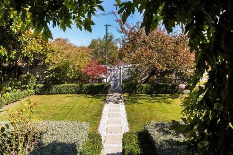Photo of property in 52a Onslow Street, St Albans, Christchurch, 8014