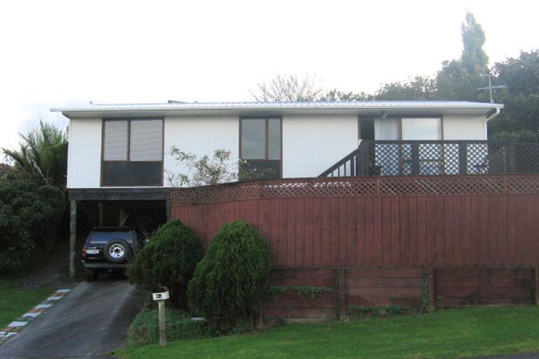 Photo of property in 2/6 Sarajevo Place, Massey, Auckland, 0614