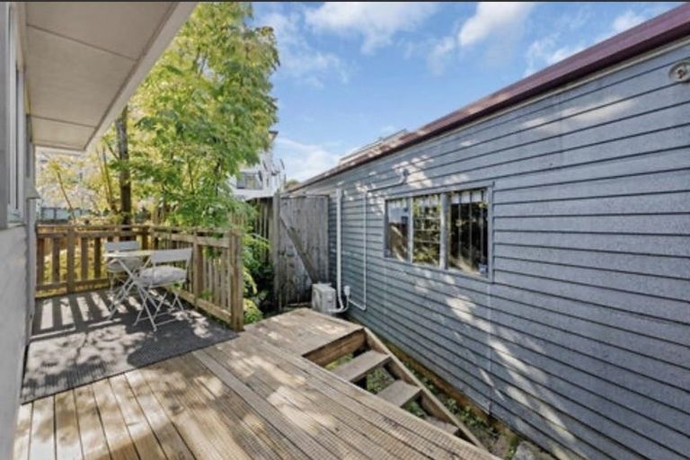 Photo of property in 38 Espalier Drive, Henderson, Auckland, 0612