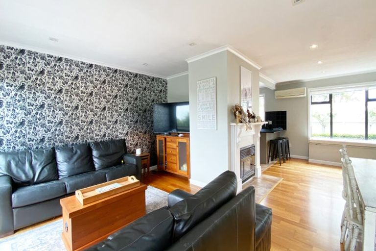 Photo of property in 1/1 Paparoa Road, Cockle Bay, Auckland, 2014