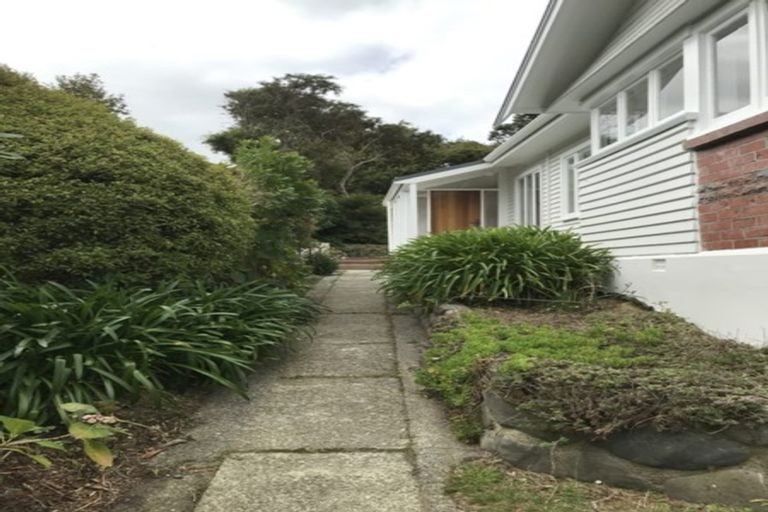 Photo of property in 11 Ngatoto Street, Khandallah, Wellington, 6035