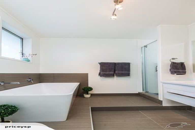 Photo of property in 9/11 Kingsway Avenue, Sandringham, Auckland, 1025