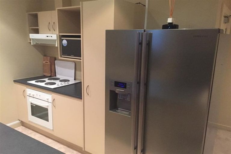 Photo of property in Mclean Towers, 1d/3 Shakespeare Road, Napier South, Napier, 4110