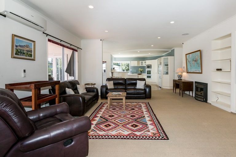 Photo of property in 31 Airini Road, Waimarama, Havelock North, 4294