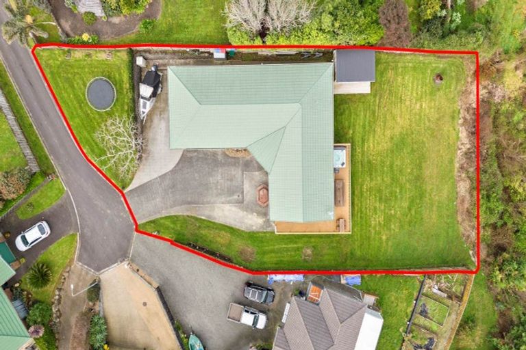 Photo of property in 17 Bella Villa Drive, Waiuku, 2123