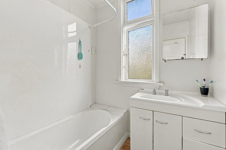 Photo of property in 2 John Street, Abbotsford, Dunedin, 9018