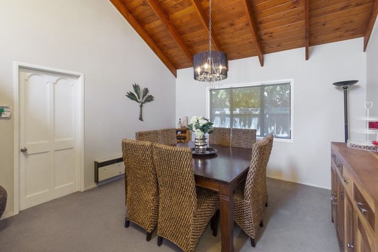 Photo of property in 172 Walter Strevens Drive, Conifer Grove, Takanini, 2112