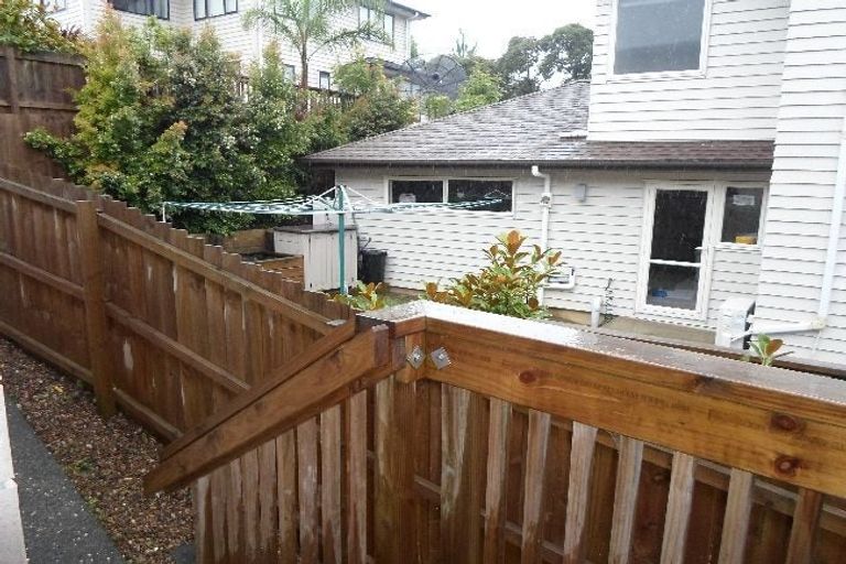 Photo of property in 86 Rising Parade, Fairview Heights, Auckland, 0632