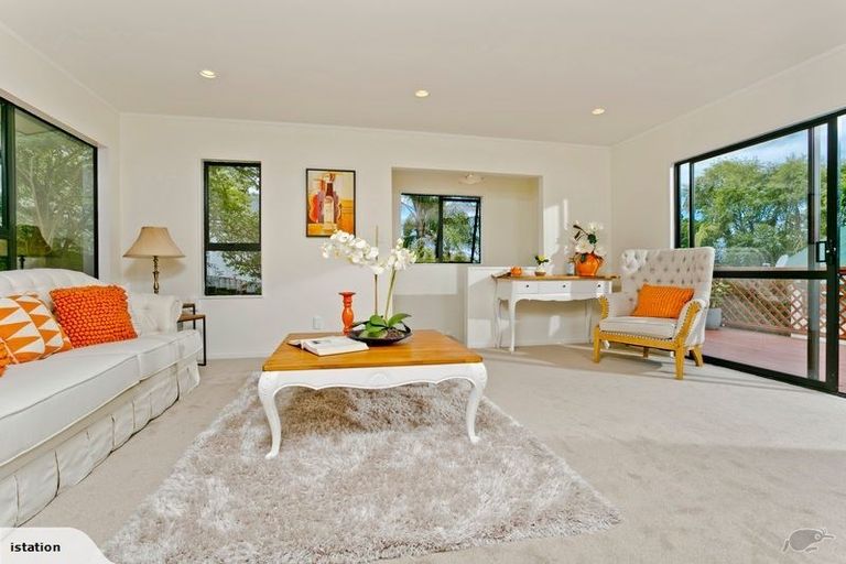 Photo of property in 1/16 Arran Road, Browns Bay, Auckland, 0630