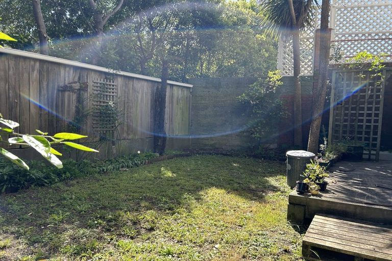 Photo of property in Hobson Flats, 2/1 Hobson Street, Pipitea, Wellington, 6011