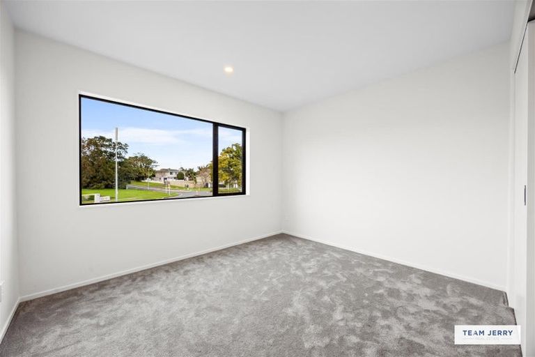 Photo of property in 339a Bucklands Beach Road, Bucklands Beach, Auckland, 2012