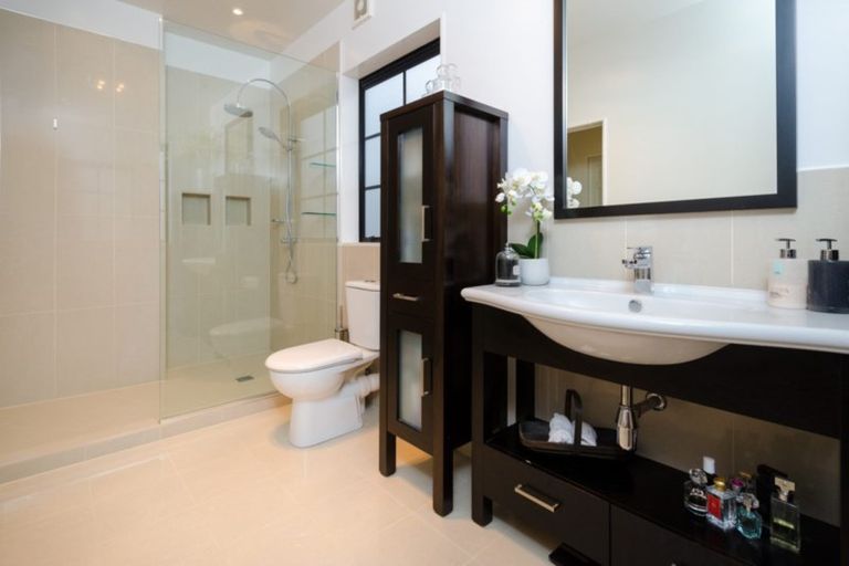 Photo of property in 9 Kahala Place, West Harbour, Auckland, 0618