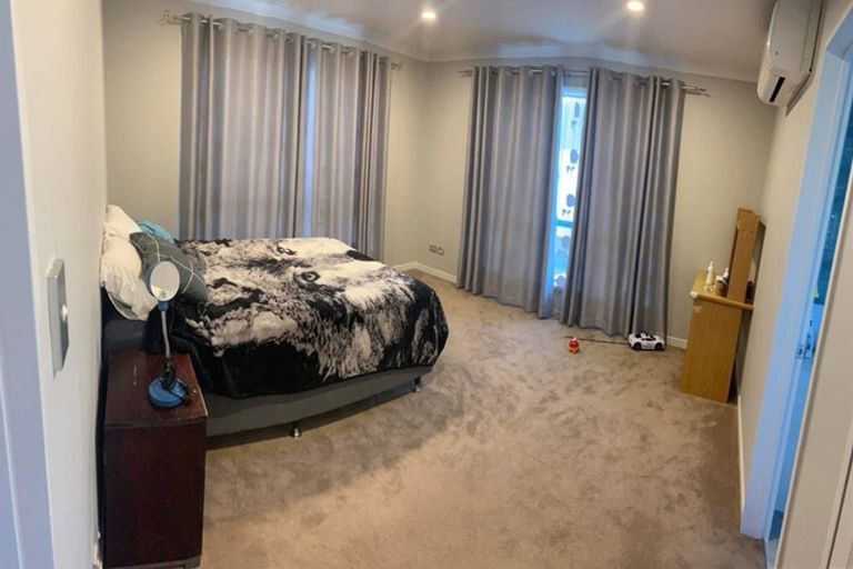 Photo of property in 2 Creggan Crescent, Flat Bush, Auckland, 2019