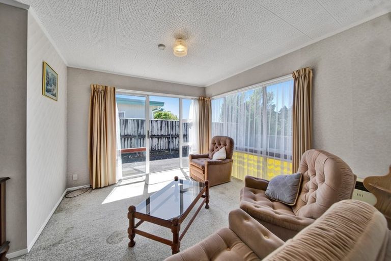 Photo of property in 4a Brierley Place, Marfell, New Plymouth, 4310