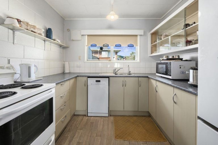 Photo of property in 30 Basley Road, Owhata, Rotorua, 3010