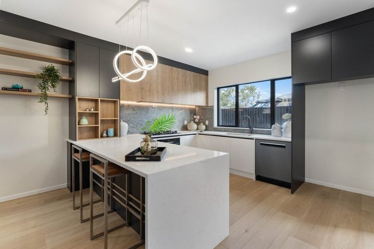 Photo of property in 71b Matipo Road, Te Atatu Peninsula, Auckland, 0610