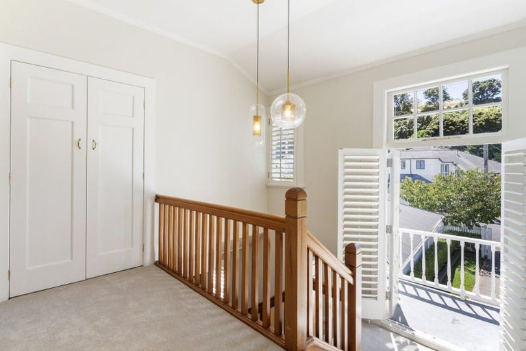 Photo of property in 28 Jubilee Avenue, Devonport, Auckland, 0624