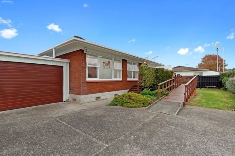 Photo of property in 4/768 Beach Road, Browns Bay, Auckland, 0630