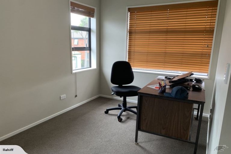 Photo of property in 17c Burdale Street, Riccarton, Christchurch, 8011