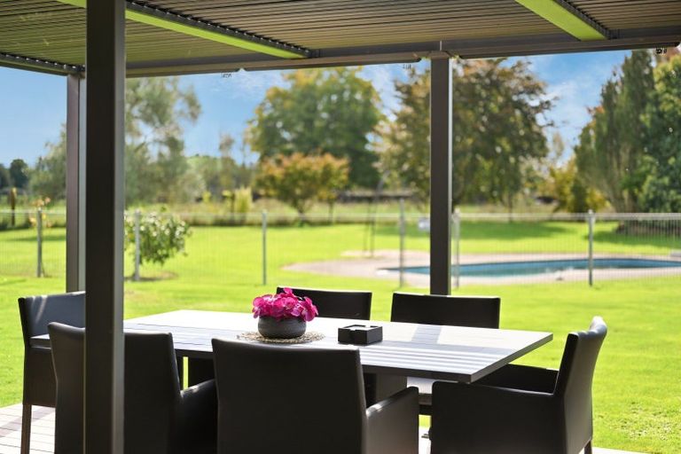 Photo of property in 47 Lake Road, Horsham Downs, Hamilton, 3281