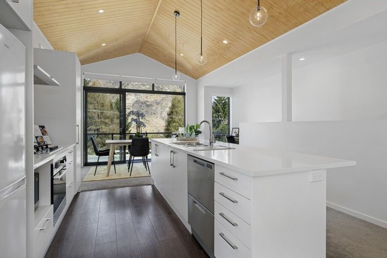 Photo of property in 2 Stamper Lane, Arthurs Point, Queenstown, 9371