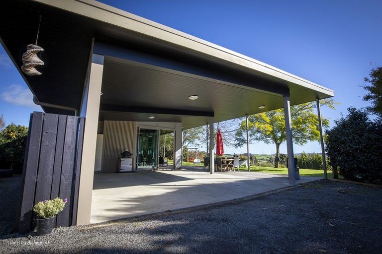 Photo of property in 18 Warren Road, Raglan, 3295
