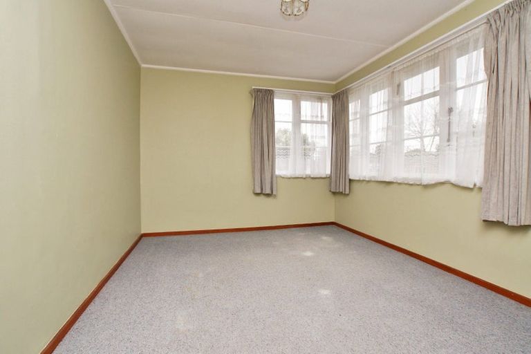 Photo of property in 8 Sare Crescent, Fairfield, Hamilton, 3214