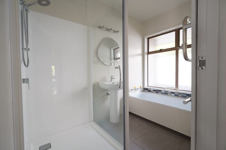 Photo of property in 18a Montgomery Terrace, Hokowhitu, Palmerston North, 4410