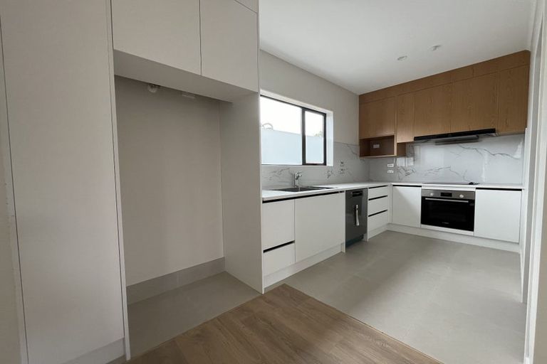 Photo of property in 4a Vanbrugh Place, Bucklands Beach, Auckland, 2014
