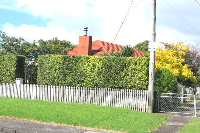 Photo of property in 59 Waipani Road, Te Atatu Peninsula, Auckland, 0610