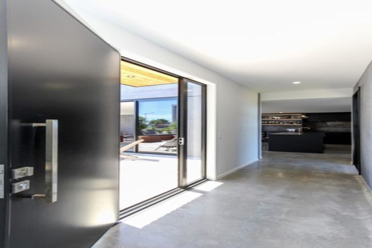 Photo of property in 3 Kotare Drive, Waiwhakaiho, New Plymouth, 4312