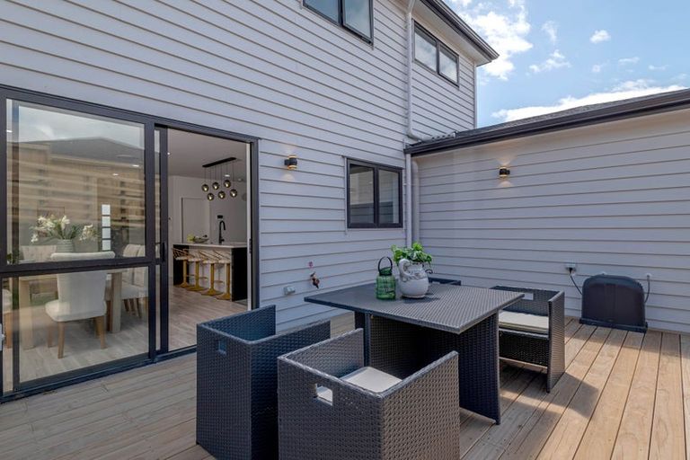 Photo of property in 10 Rockpool Road, Orewa, 0931