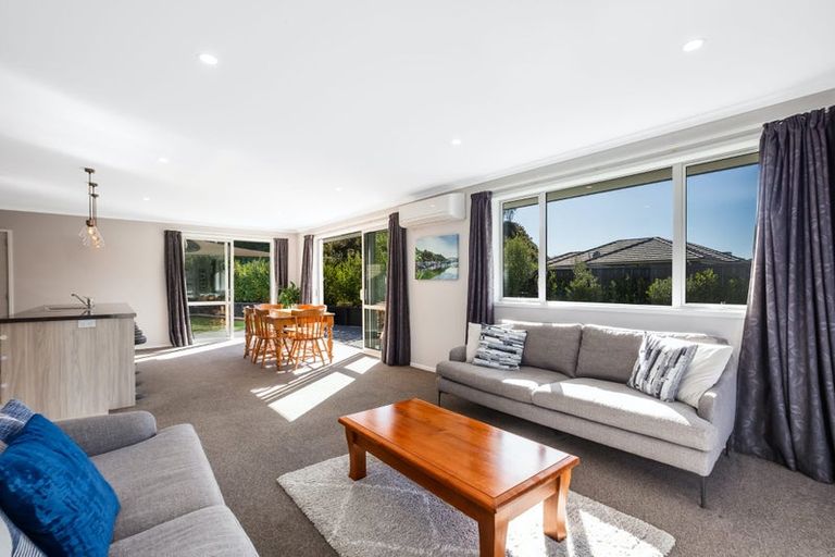 Photo of property in 31 Banks Boulevard, Whitby, Porirua, 5024