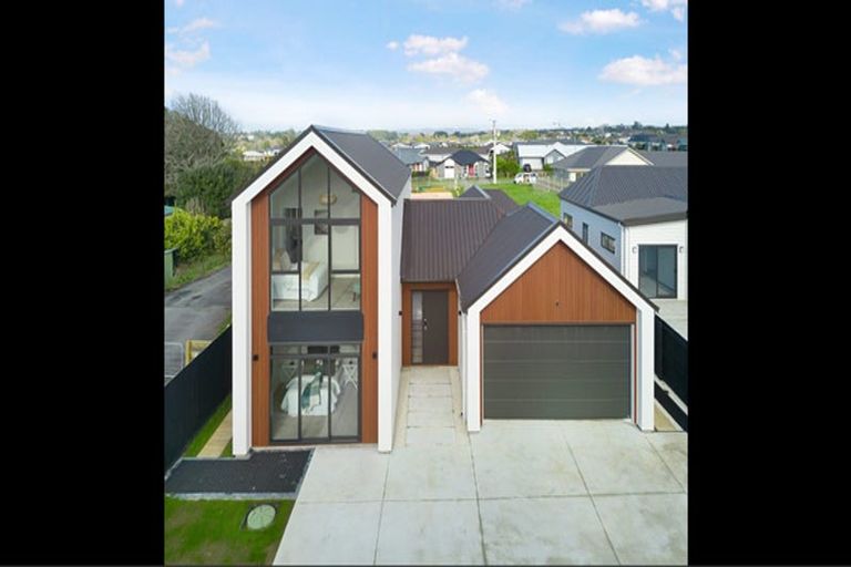 Photo of property in 8 Paihere Street, Huapai, 0810