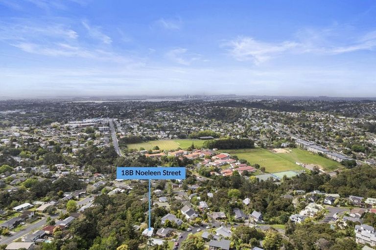 Photo of property in 2/18 Noeleen Street, Glenfield, Auckland, 0629