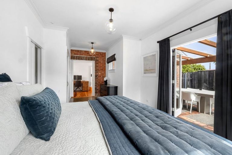 Photo of property in 20 Wallace Place, Westown, New Plymouth, 4310