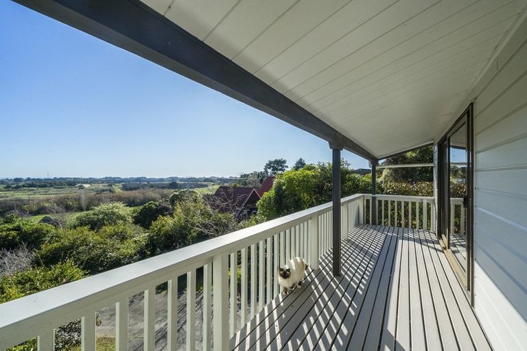 Photo of property in 73 Huia Street, Waikanae, 5036