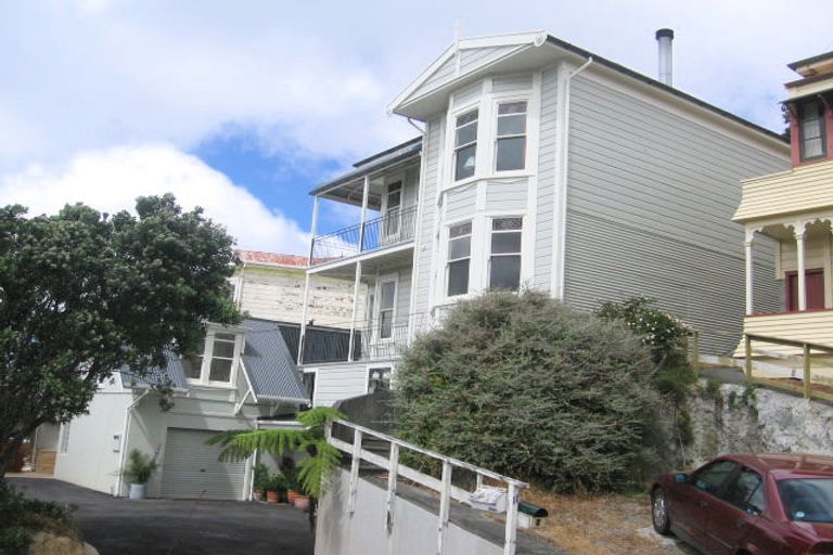 Photo of property in 11 Dorking Road, Brooklyn, Wellington, 6021