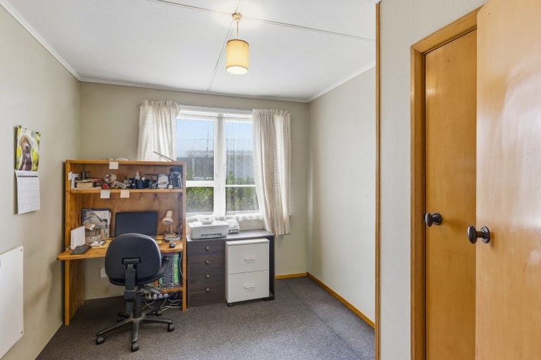 Photo of property in 6 Awatea Street, Levin, 5510