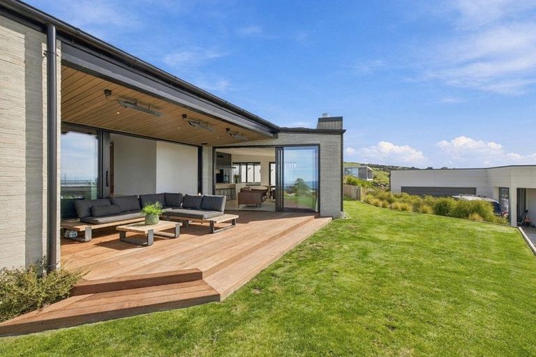 Photo of property in 19 Rauhea Lane, Clifton, Christchurch, 8081