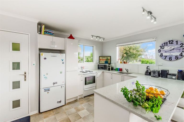 Photo of property in 9a Belvedere Avenue, Waikanae, 5036