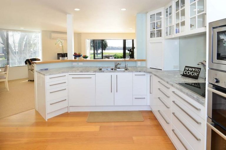 Photo of property in 11 Cross Street, Manly, Whangaparaoa, 0930