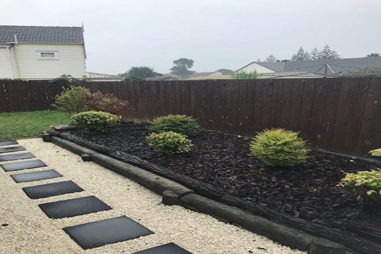 Photo of property in 2/27 Aberfeldy Avenue, Highland Park, Auckland, 2010