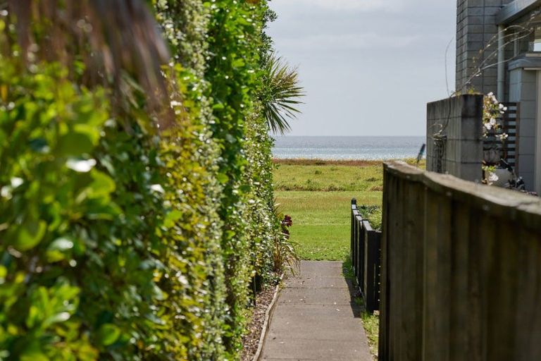 Photo of property in 156 Sands Crescent, Matarangi, Whitianga, 3592